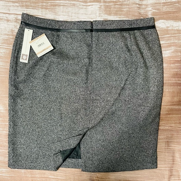 Skirt - lines - Picture 2 of 6